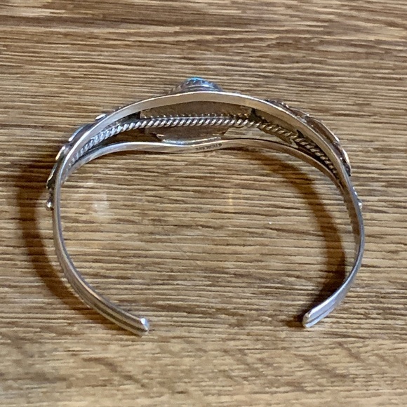 Vintage Kingman Turquoise Silver Cuff Bracelet - Picture 3 of 6